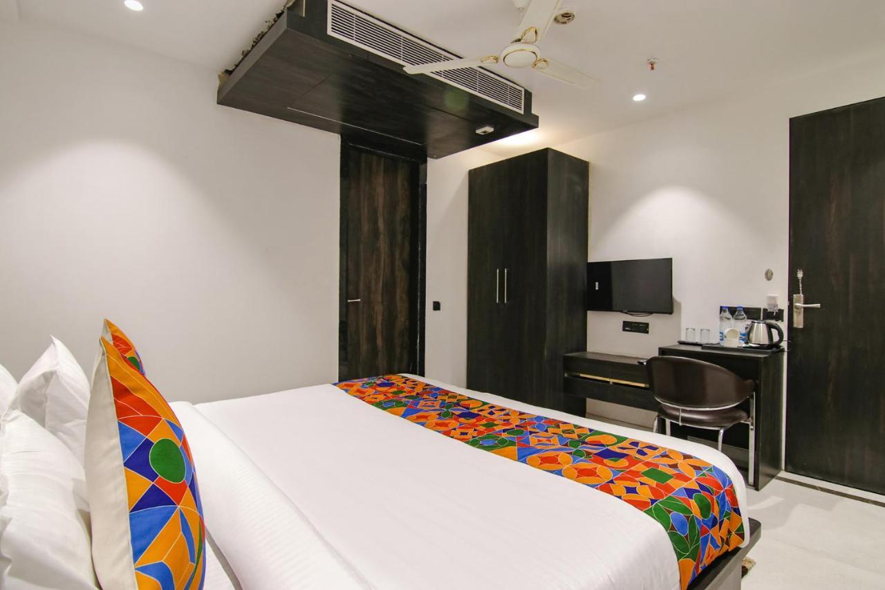 Fabhotel Greysky Nuova Delhi Esterno foto