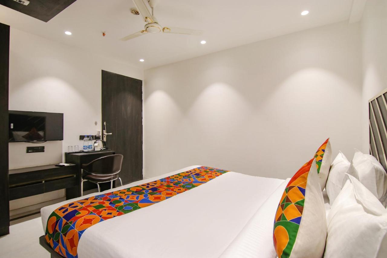 Fabhotel Greysky Nuova Delhi Esterno foto